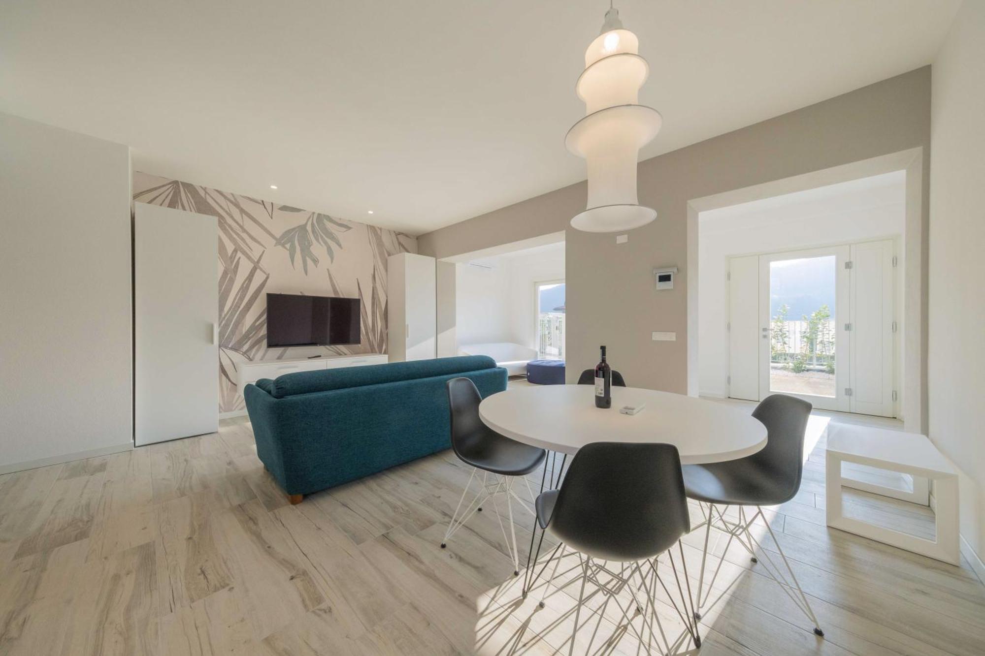 Apartmentsgarda - L'isola Blu * Garda (Verona)